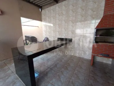 Casa com 3 Quartos à venda, 170m² no Presidente Roosevelt, Uberlândia