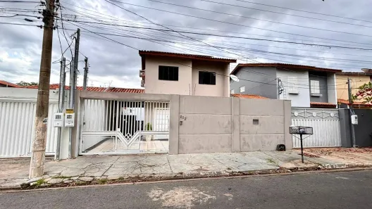 Casa com 3 Quartos à venda, 206m² no Jardim Califórnia, Cuiabá