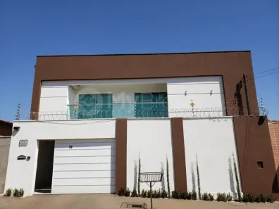 Sobrado com 5 Quartos à venda, 373m² no Linda Vista, Goianira