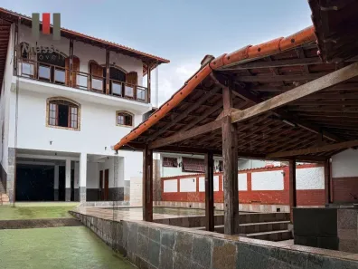 Casa com 5 Quartos à venda, 320m² no Bosque dos Pinheiros, Juiz de Fora