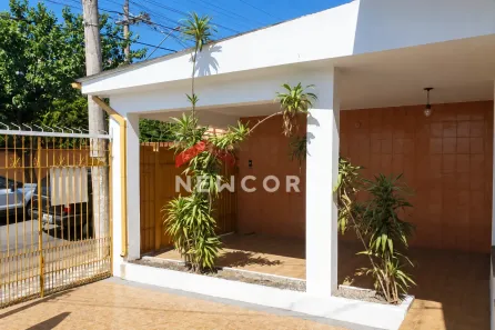 Sobrado com 3 Quartos à venda, 225m² no Jardim Jacinto, Jacareí