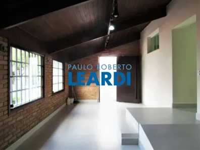 Sobrado com 9 Quartos para alugar, 250m² no Vila Bastos, Santo André