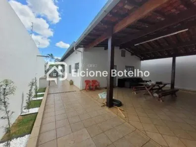 Casa com 3 Quartos para alugar, 320m² no Osvaldo Rezende, Uberlândia