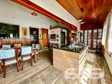 Casa com 2 Quartos à venda, 129m² no Parque Guarani, Joinville