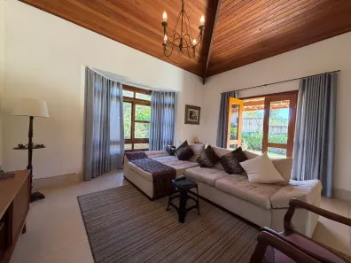 Casa de Condomínio com 3 Quartos à venda, 180m² no , Brumadinho