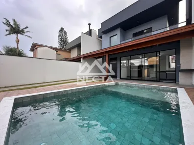 Sobrado com 3 Quartos à venda, 180m² no Balneário Copacabana, Caraguatatuba