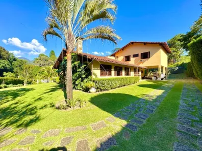 Casa de Condomínio com 6 Quartos à venda, 400m² no Cuiabá, Petrópolis