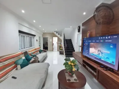 Sobrado com 4 Quartos à venda, 200m² no Canto do Forte, Praia Grande