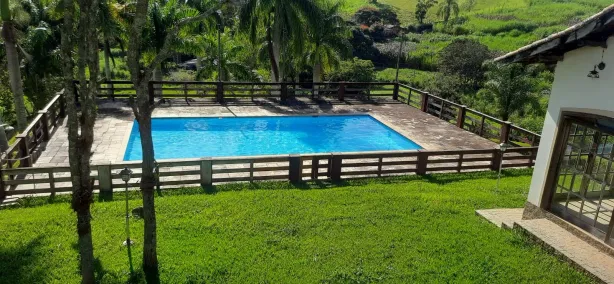 Fazenda/Sítio com 4 Quartos à venda, 33m² no Centro, Santa Branca