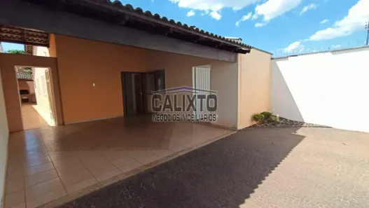 Casa com 3 Quartos à venda, 140m² no Jardim das Palmeiras, Uberlândia