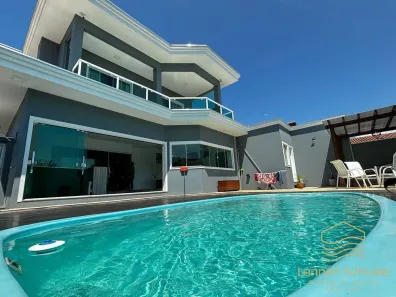 Casa com 5 Quartos à venda, 330m² no Centro, Balneário Barra do Sul