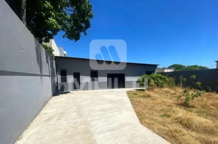 Galpão/Depósito/Armazém com 1 Quarto para alugar, 180m² no Osvaldo Rezende, Uberlândia