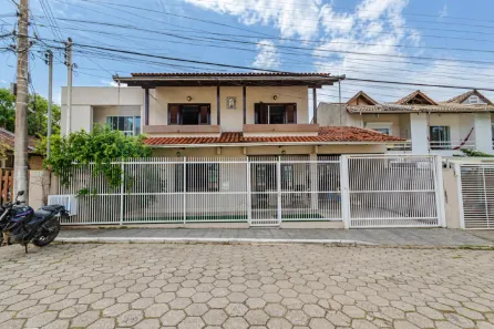Casa com 4 Quartos à venda, 220m² no Cabeçudas, Itajaí
