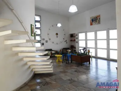 Sobrado com 3 Quartos à venda, 227m² no Jardim Pereira do Amparo, Jacareí