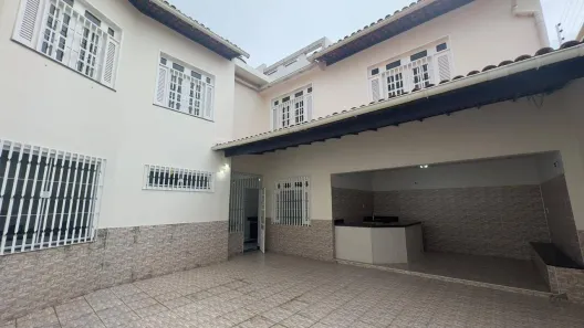 Casa com 5 Quartos à venda, 250m² no Vinhais, São Luís