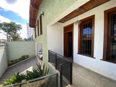 Casa com 3 Quartos à venda, 372m² no Santa Amélia, Belo Horizonte