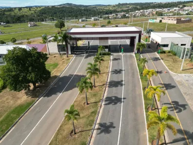 Lote/Terreno à venda, 300m² no Conjunto Habitacional Jardim Sabiá, Senador Canedo