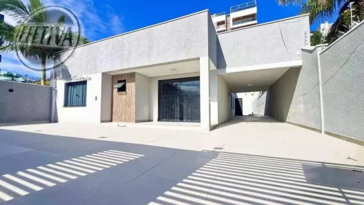 Casa com 7 Quartos à venda, 283m² no , Guaratuba