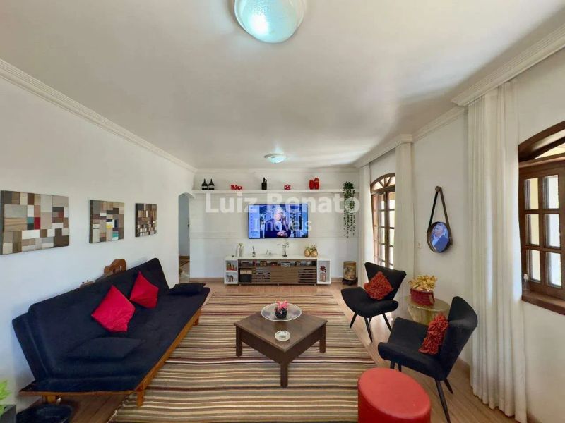 Casa com 4 quartos — Fernão Dias, Belo Horizonte