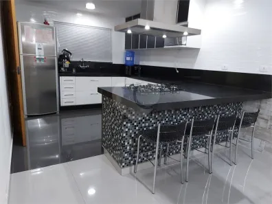 Sobrado com 4 Quartos à venda, 247m² no Vila Laís, São Paulo