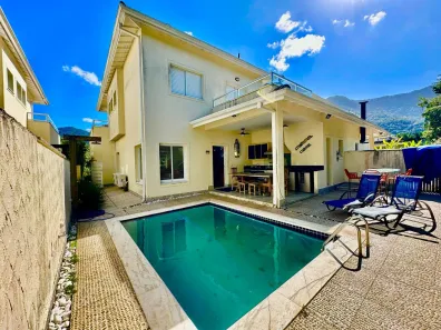 Casa de Condomínio com 4 Quartos à venda, 225m² no Maresias, São Sebastião