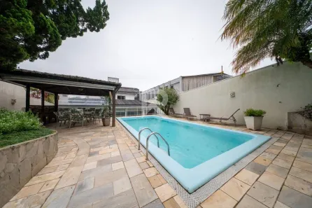 Casa com 3 Quartos para alugar, 247m² no Bacacheri, Curitiba