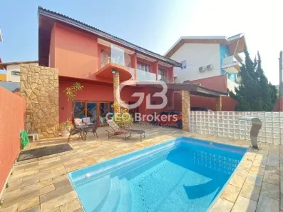 Sobrado com 4 Quartos à venda, 312m² no Vila Zezé, Jacareí