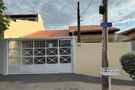 Casa com 3 Quartos para alugar, 149m² no Residencial Morumbi, Lins