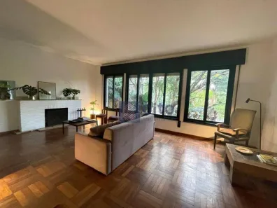 Casa com 3 Quartos à venda, 400m² no Pacaembu, São Paulo