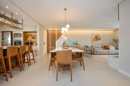 Apartamento com 3 Quartos à venda, 151m² no Mercês, Curitiba