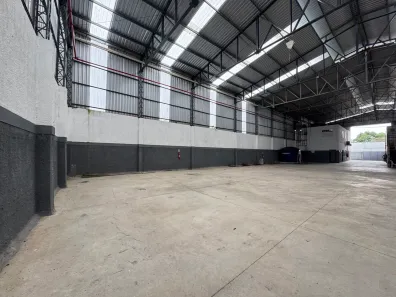 Galpão/Depósito/Armazém com 3 Quartos para alugar, 678m² no Parque Aurora, Campos dos Goytacazes
