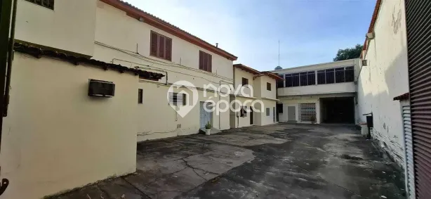 Galpão/Depósito/Armazém à venda, 2400m² no Saúde, Rio de Janeiro
