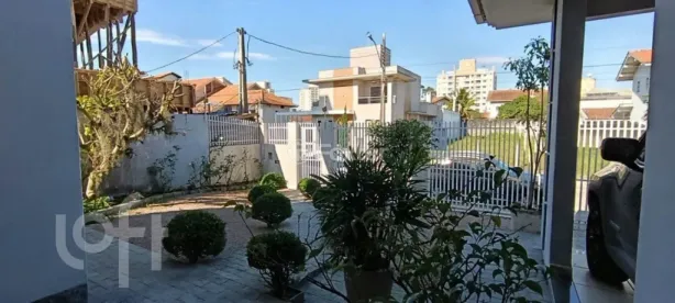 Casa com 3 Quartos à venda, 300m² no Centro, Palhoça