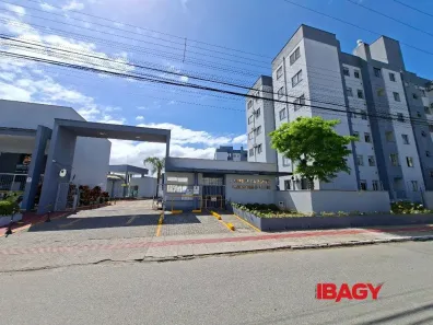 Apartamento com 2 Quartos para alugar, 48m² no Ponte do Imaruim, Palhoça