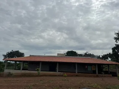 Fazenda/Sítio com 3 Quartos à venda, 10000m² no , Caldazinha