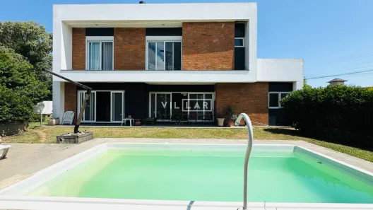 Casa com 4 Quartos à venda, 300m² no Três Vendas, Pelotas