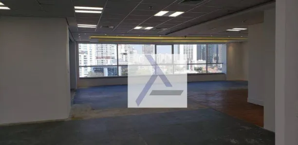 Sala Comercial para alugar, 202m² no Jardim das Acácias, São Paulo