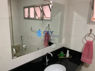 Casa com 3 Quartos à venda, 300m² no Champagnat, Londrina