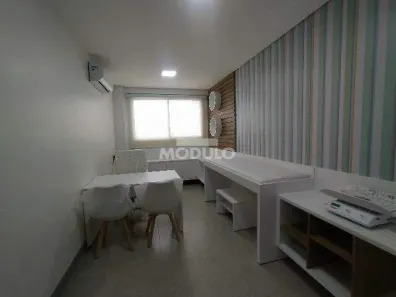 Sala Comercial para alugar, 15m² no Osvaldo Rezende, Uberlândia