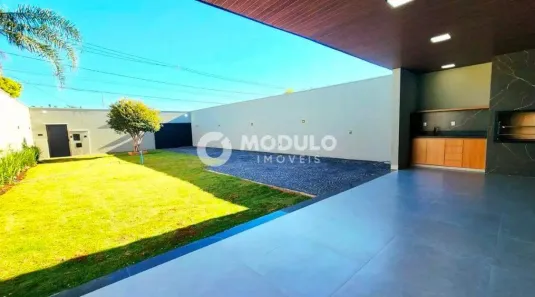 Casa com 3 Quartos à venda, 200m² no Alto Umuarama, Uberlândia