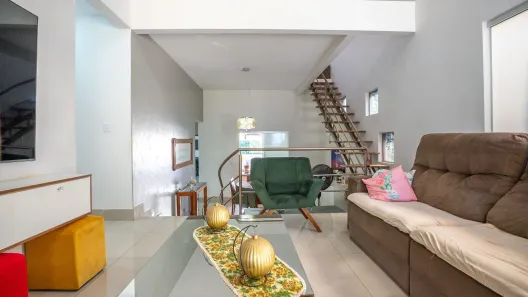Casa de Condomínio com 3 Quartos à venda, 204m² no Loteamento Portal do Sol I, Goiânia