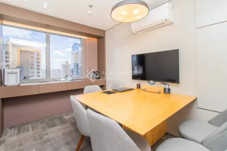 Sala Comercial à venda, 70m² no Boa Vista, Porto Alegre