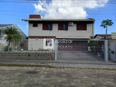 Imóvel Comercial para alugar, 340m² no Córrego Grande, Florianópolis