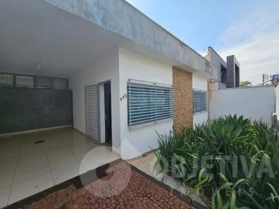 Casa com 4 Quartos para alugar, 200m² no Lídice, Uberlândia
