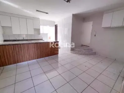 Casa com 4 Quartos à venda, 140m² no Laranjeiras, Uberlândia