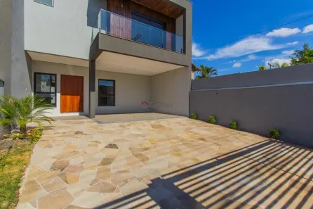 Sobrado com 4 Quartos à venda, 290m² no Estância Velha, Canoas