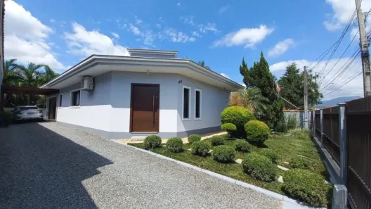 Casa com 3 Quartos à venda, 155m² no Morro do Meio, Joinville