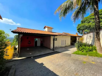 Casa com 3 Quartos à venda, 154m² no Jardim Suíça, Volta Redonda