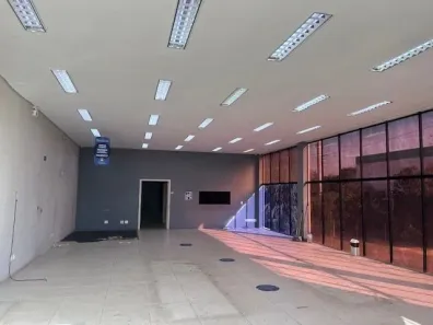 Ponto Comercial com 3 Quartos para alugar, 321m² no Santa Maria Goretti, Porto Alegre