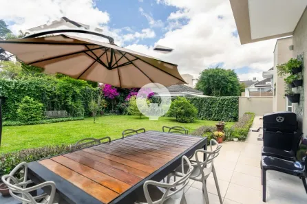 Casa de Condomínio com 3 Quartos à venda, 379m² no São Lourenço, Curitiba